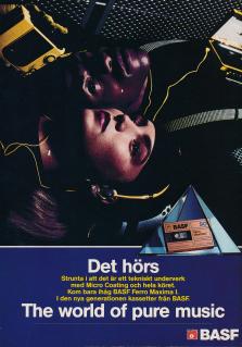 Reklam för kassettband från BASF med två personer som ligger och lyssnar på en freestyle med musik i lurarna