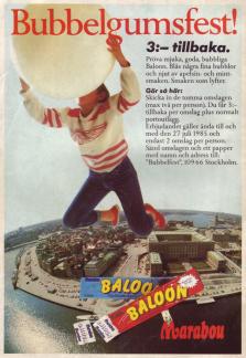 Reklam för Baloon tuggummit med en kille som blåst upp en stor tuggummibubbla och svävar upp över Stockholms stad