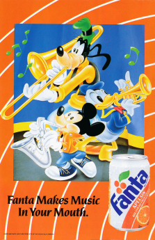 Reklam för drycken Fanta med en bild av Långben, Musse Pigg och Kalle Anka som spelar musikinstrument