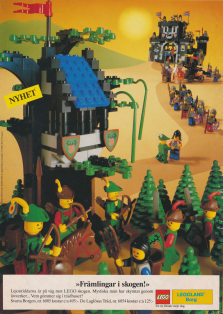Reklam för ett par byggsatser från Legoland Borg där man ser ett uppställt legobygge med riddare och bågskyttar i en skog