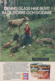 Reklam för glassen Dennis från GB Glass där en blond pojke sitter på en stubbe i skogen omgiven av en massa vilda djur