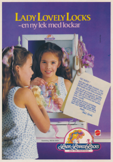 Reklam för Lady Lovely Locks där en tjej står framför en spegel med de små Pixie-djuren som färgglatt förlänger hennes hår