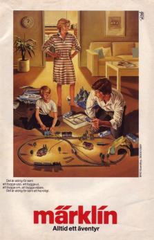 Reklam för en modelljärnväg från Märklin med en pappa och en son som leker med den på golvet
