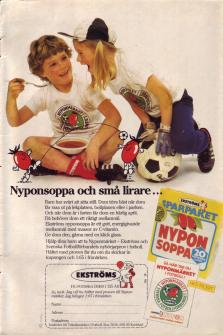 Två barn som sitter och suktar efter en tallrik nyponsoppa från Ekströms