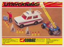 Reklam för två bilar från Corgi Toys med karaktäristiska "snabbrullhjul"