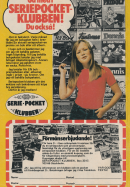 En klicka står framför en "vägg" av omslag från seriepocketklubben