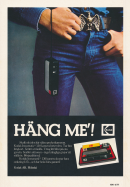Reklam för pocketkameran Kodak Instamatic 130. Bilden visar ett jeansbeklätt skrev och en kamera som hänger från handleden.